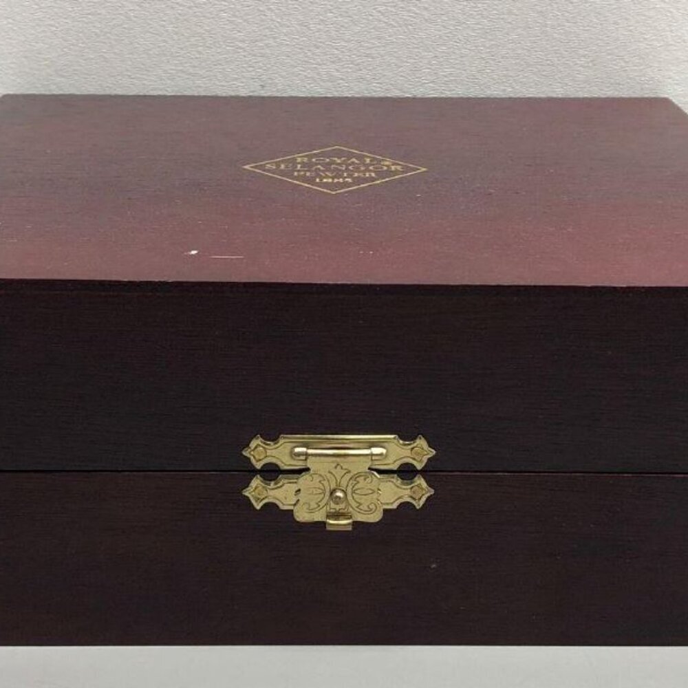 Royal Selangor Wine Goblet Sovereign Collection Gift Box - Picture 2 of 4